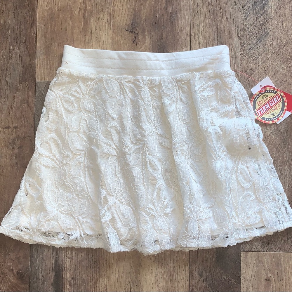 Farm girl NWT minimalist lace overlay skirt size 24M